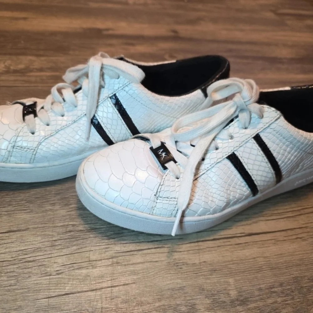 Michael Kors White Sneakers with Black Accents - Picture 2 of 9